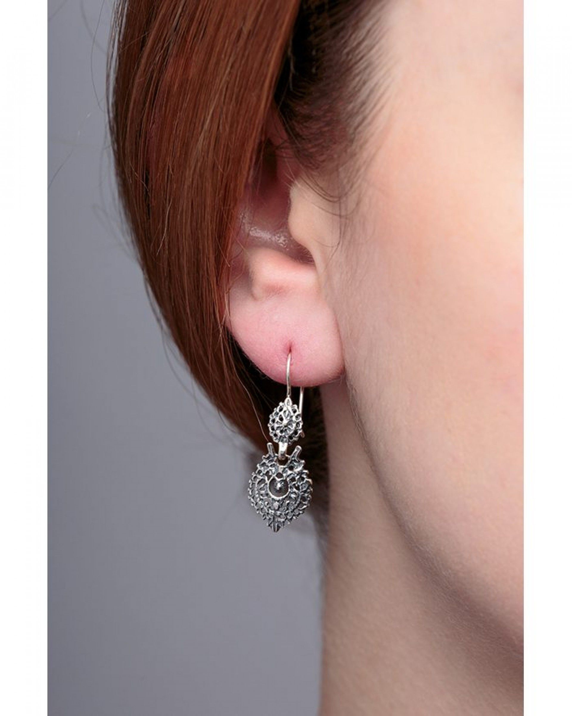 QUEEN EARRINGS