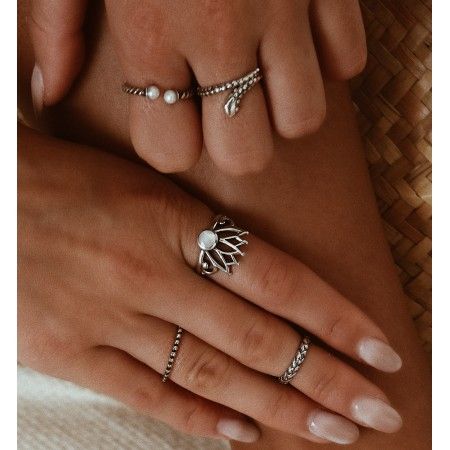 ANILLO AJUSTABLE CON PIEDRAS ANILLO AJUSTABLE CON PIEDRAS