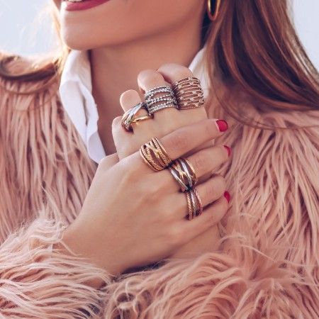CROSSED RING