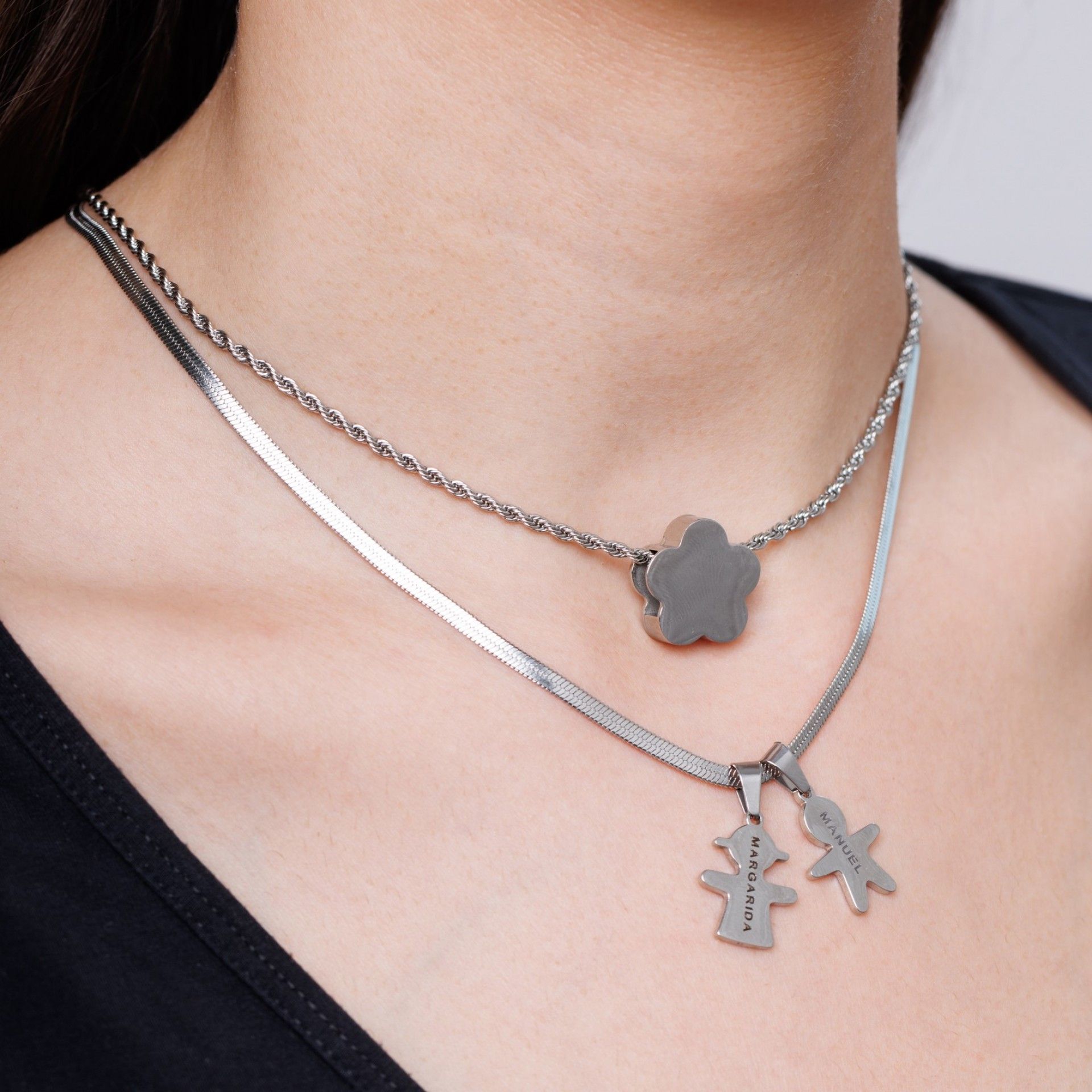 PENDENTE AÇO MENINA