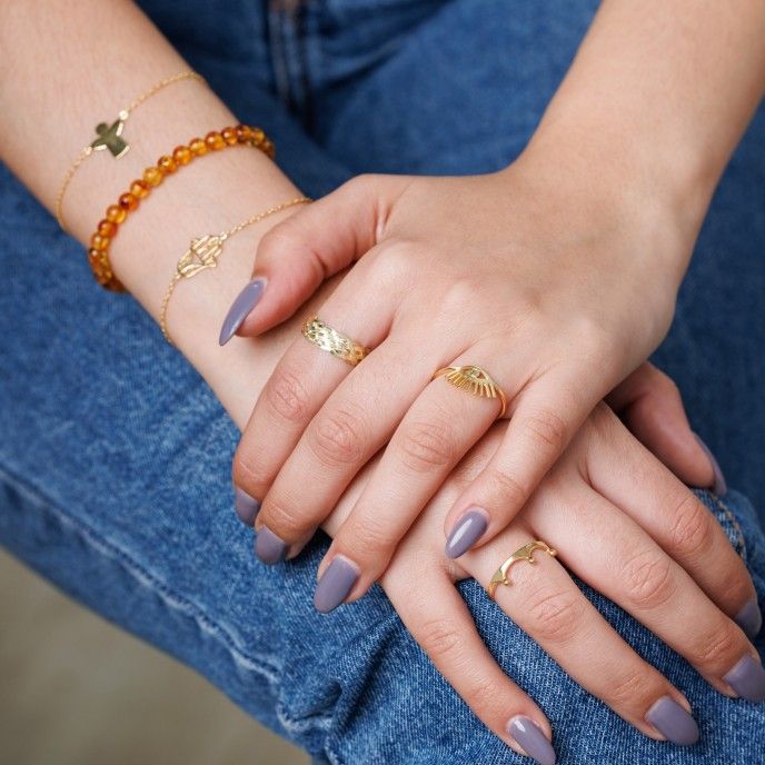 BRACELET WITH AMBER BEADS