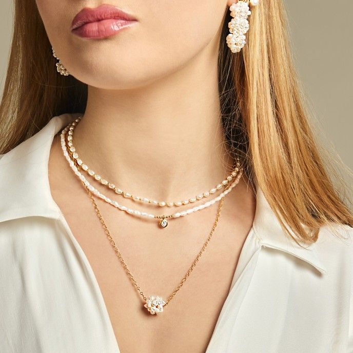 SILVER NECKLACE WITH PEARLS