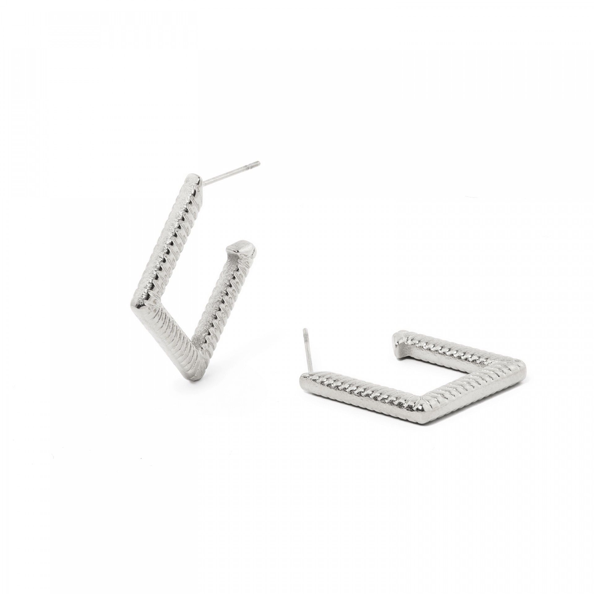 ARGOLAS GEOMÉTRICAS DE AÇO