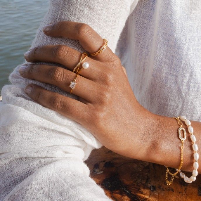 SHINY SILVER BRACELET