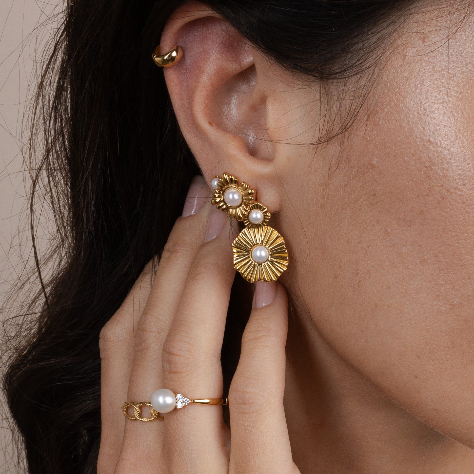 BRINCOS AÇO PÉROLAS