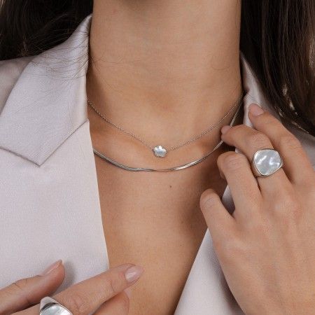 SILVER NECKLACE WITH FLOWER