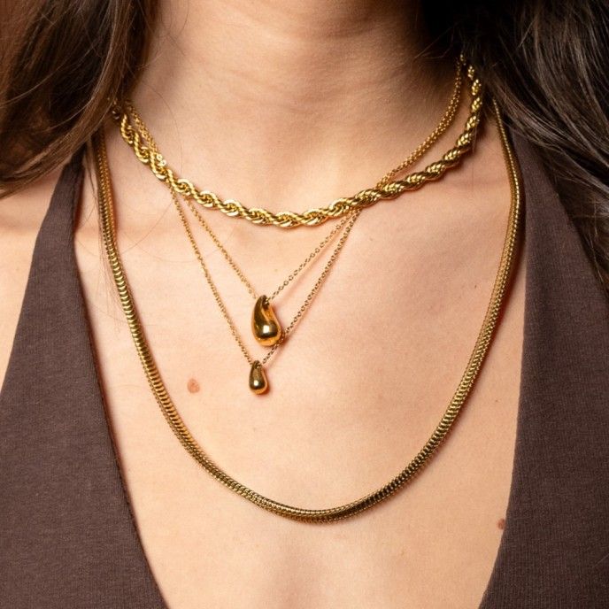 STEEL NECKALCE WITH DROP