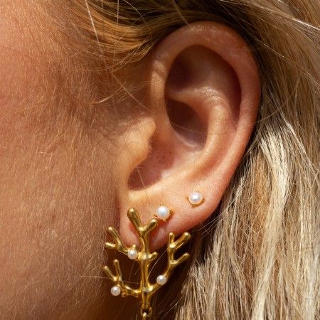 SILVER EARRINGS WITH PEARL