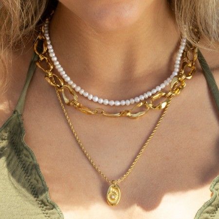 PEARLS NECKLACE