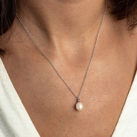 SILVER NECKLACE WITH PEARL