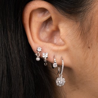 SILVER EARRINGS WITH FLOWER