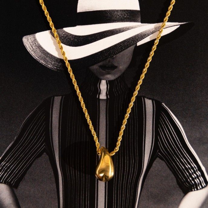 STEEL NECKLACE WITH DROP