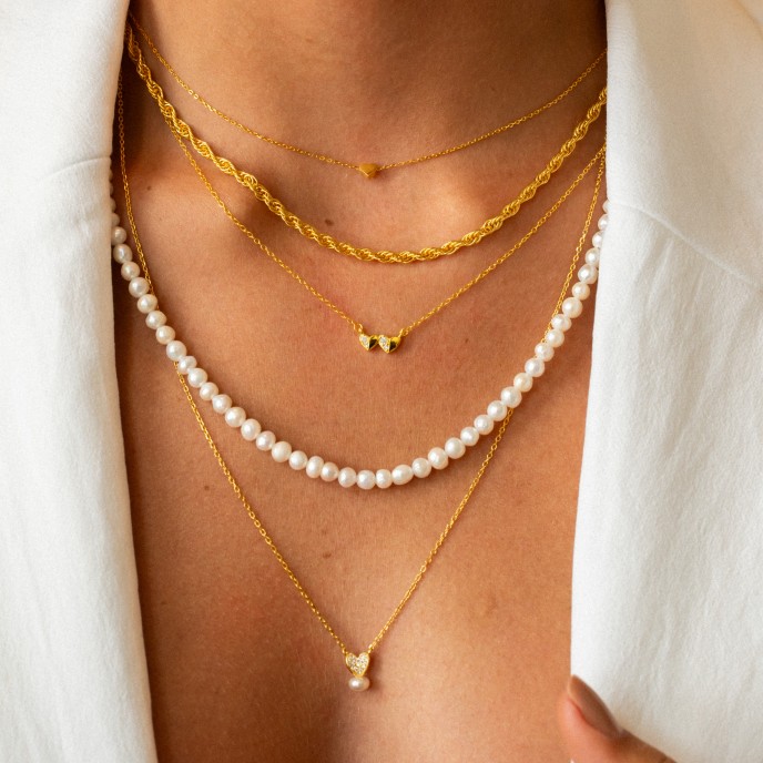 SILVER NECKLACE WITH HEARTS