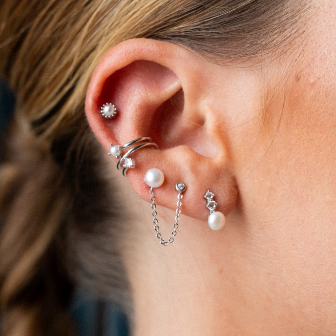 SILVER EARRINGS WITH PEARL