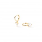 Metal chapado en oro con circonita blanca.