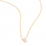 Metal chapado en oro con circonita blanca.