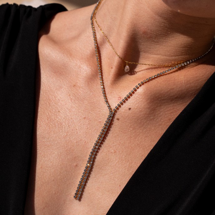COLLAR BRILLANTE DE ACERO